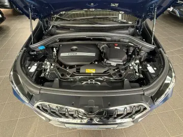 BMW X1 30e xD M Technic HaKa DAP HuD ParkPLUS Pano