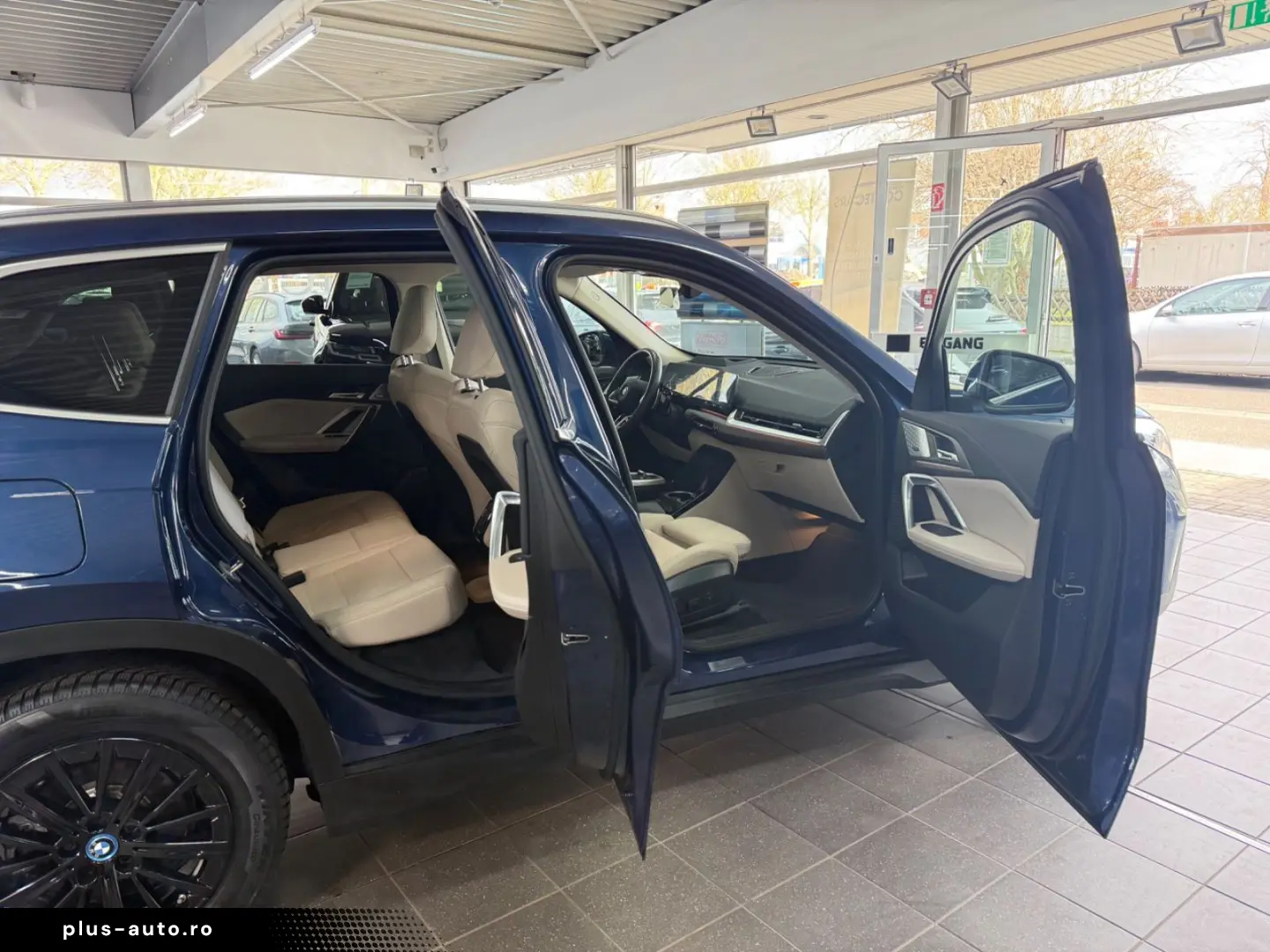 BMW X1 30e xD M Technic HaKa DAP HuD ParkPLUS Pano