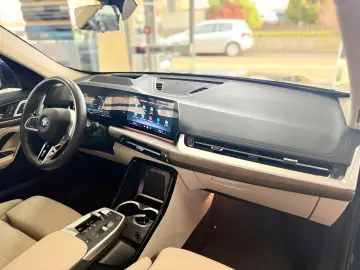 BMW X1 30e xD M Technic HaKa DAP HuD ParkPLUS Pano