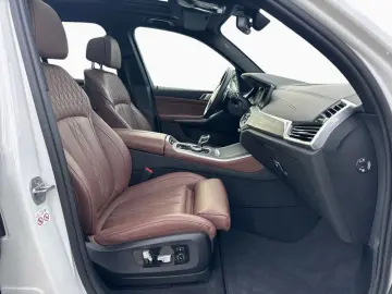 BMW X5 xDrive40d M-Sport AHK PANO DAPro Laser 22