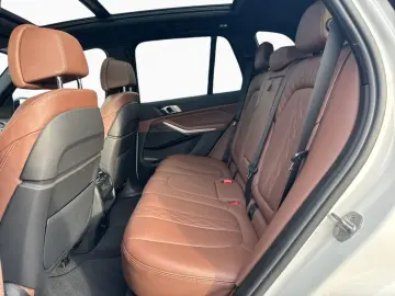 BMW X5 xDrive40d M-Sport AHK PANO DAPro Laser 22