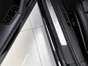 PORSCHE 911 Targa 4S Keramikbremse (PCCB)