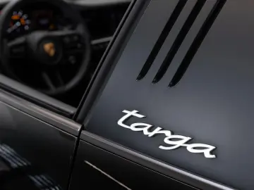 PORSCHE 911 Targa 4S Keramikbremse (PCCB)