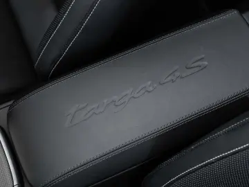 PORSCHE 911 Targa 4S Keramikbremse (PCCB)