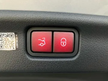 MERCEDES-BENZ C 200 AMG Memory DigLight LenkradHz 360 Kamera