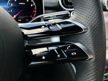 MERCEDES-BENZ C 200 AMG Memory DigLight LenkradHz 360 Kamera