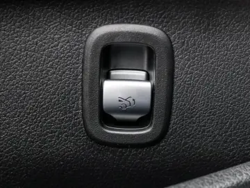 MERCEDES-BENZ C 200 4MATIC AMG-Sport Ambiente Cam LE&hellip;