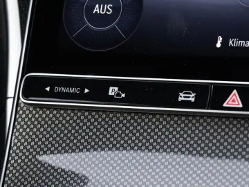 MERCEDES-BENZ C 200 AMG-Sport Night 360 Memo Distr Totw Ambi