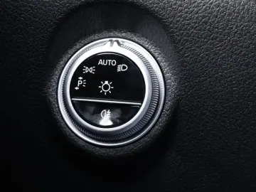 MERCEDES-BENZ C 200 AMG-Sport Night 360 Memo Distr Totw Ambi