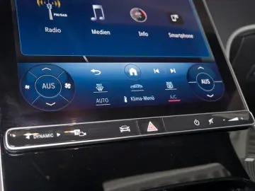 MERCEDES-BENZ C 200    AMG NIGHT AHK DISTR KAMERA SP&hellip;