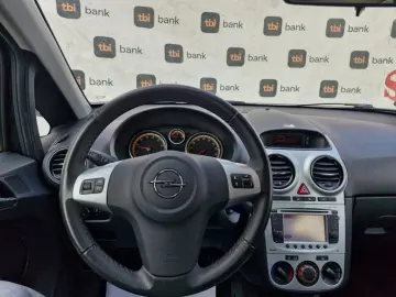 Opel Corsa D   2012   1.2 Benzină