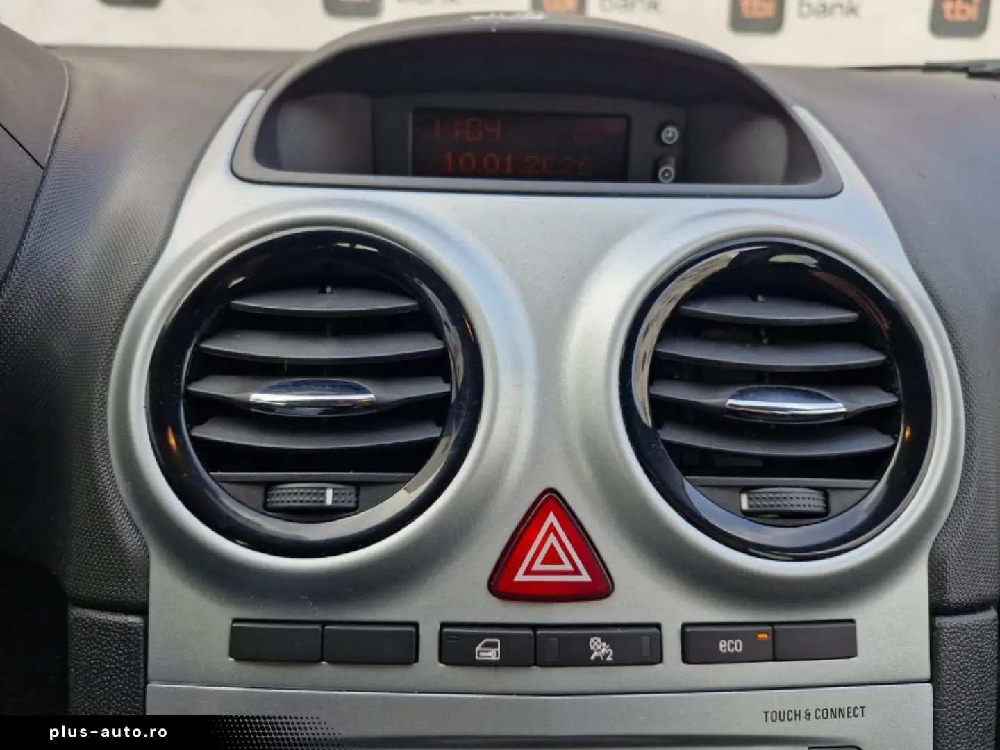 Opel Corsa D   2012   1.2 Benzină