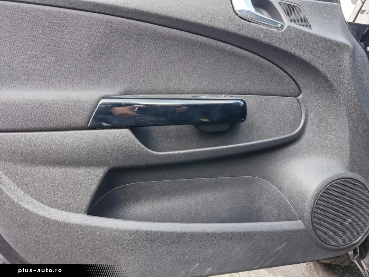 Opel Corsa D   2012   1.2 Benzină