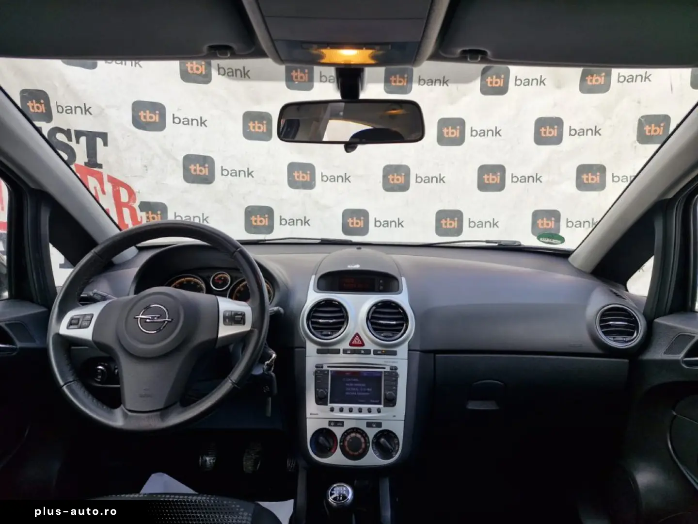 Opel Corsa D   2012   1.2 Benzină