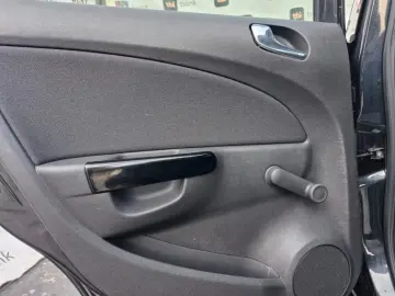 Opel Corsa D   2012   1.2 Benzină