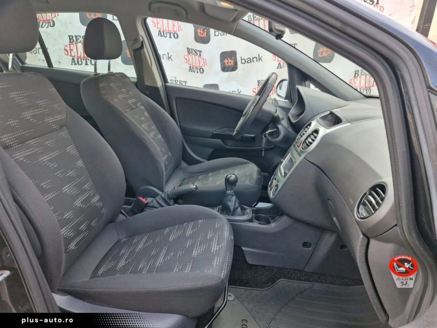 Opel Corsa D   2012   1.2 Benzină