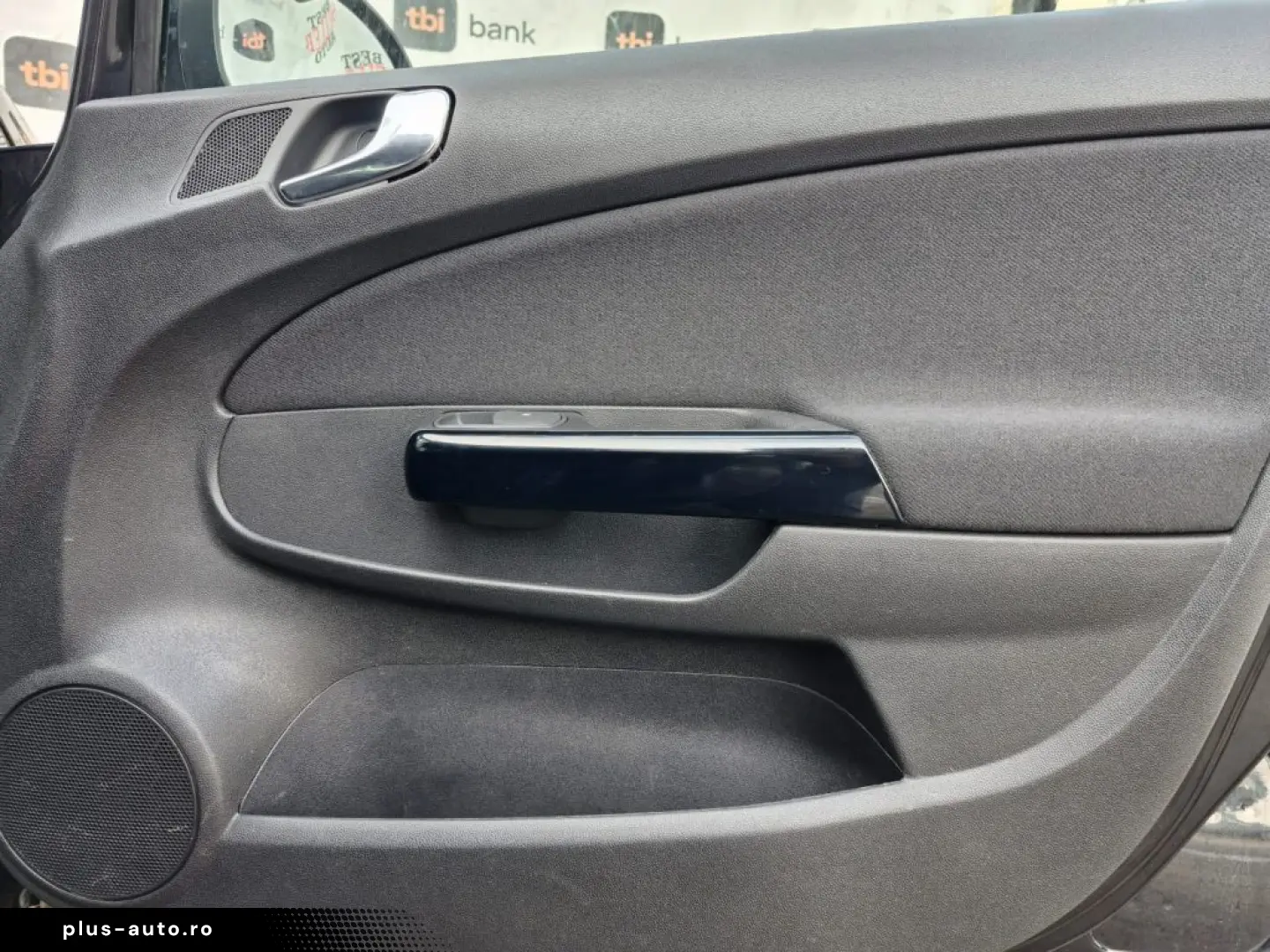 Opel Corsa D   2012   1.2 Benzină