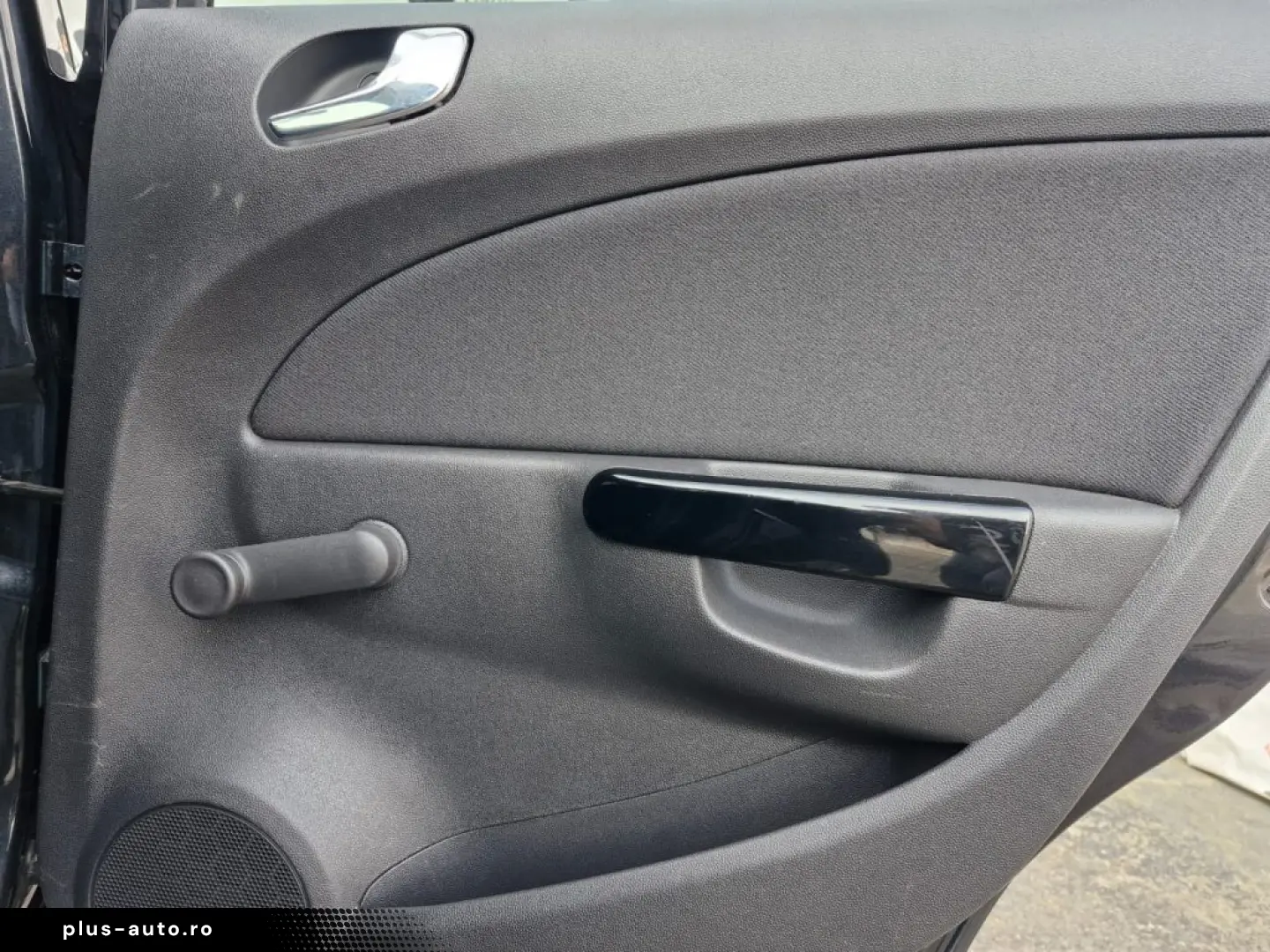 Opel Corsa D   2012   1.2 Benzină