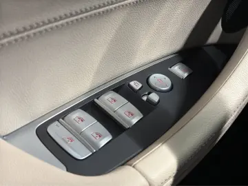 BMW X3 30xe M Sport AHK ACC HIFI QI KZU HUD Memory