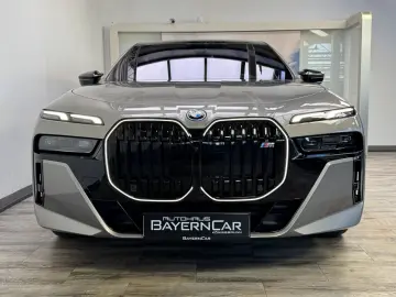 BMW M760 xDrive Executive Lounge Massage Sitzlüft