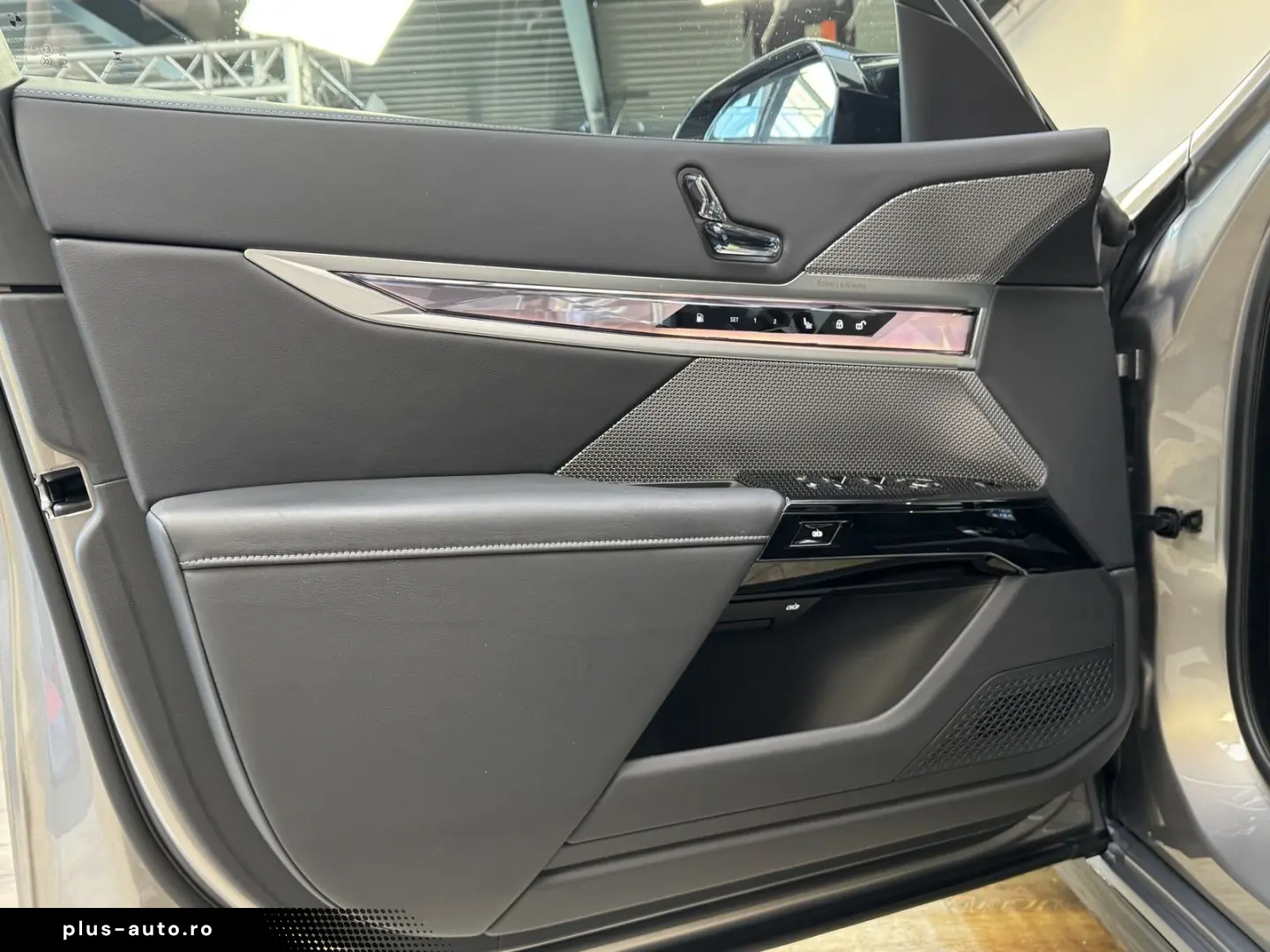 BMW M760 xDrive Executive Lounge Massage Sitzlüft