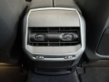 BMW M760 xDrive Executive Lounge Massage Sitzlüft