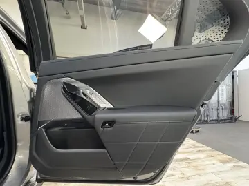 BMW M760 xDrive Executive Lounge Massage Sitzlüft