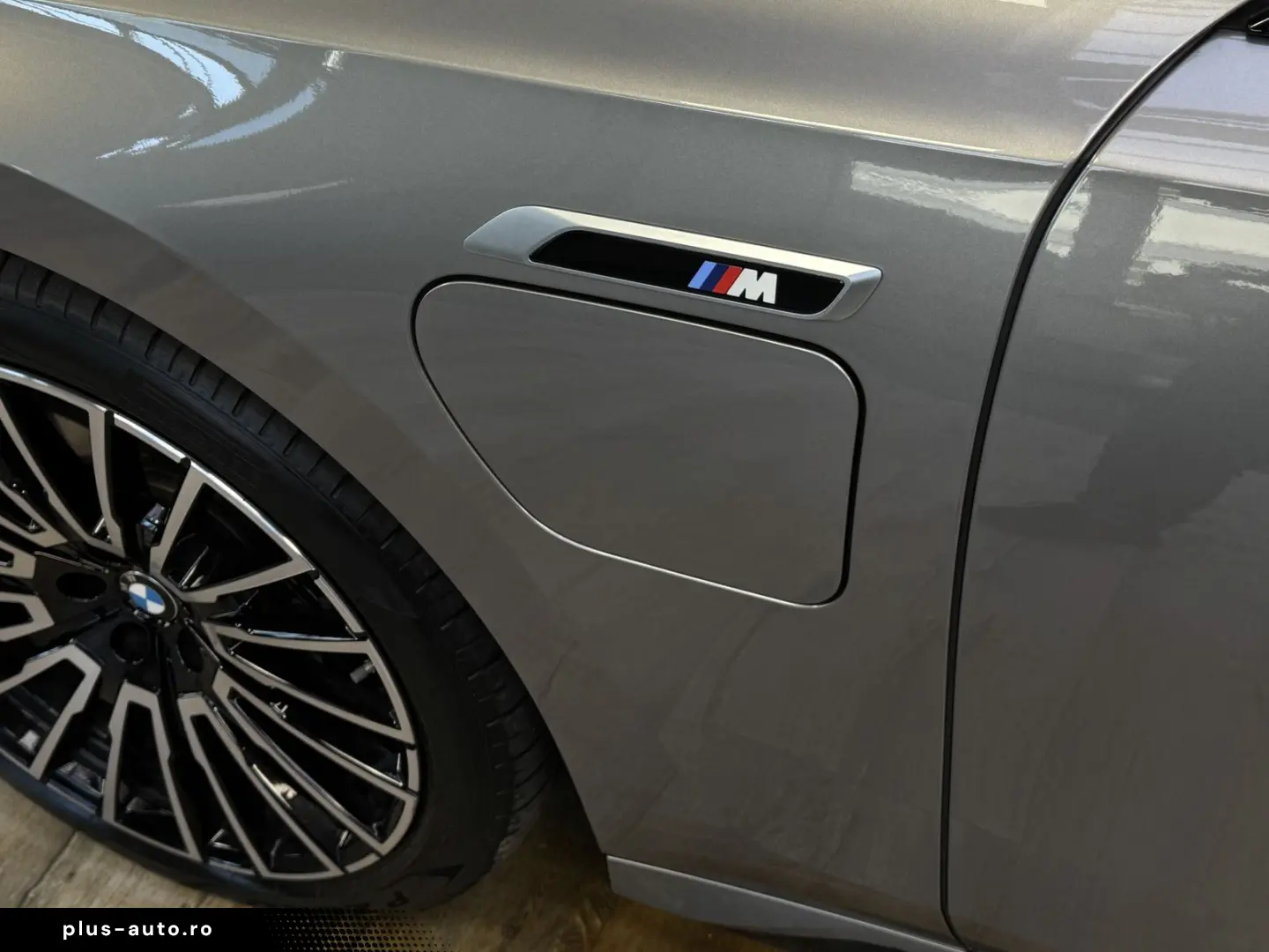 BMW M760 xDrive Executive Lounge Massage Sitzlüft