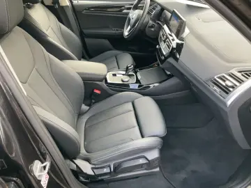 BMW X3 xDrive20d LED NAVI LEDER KAMERA PDC SHZ 18