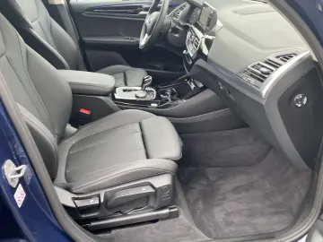 BMW X3 xDrive 20iA  LED Parkassist Hifi