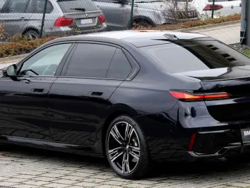 BMW 740d xDrive  M SPORT PRO  ICONIC G  BOWERS & WIL