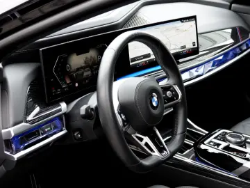 BMW 740d xDrive  M SPORT PRO  ICONIC G  BOWERS & WIL