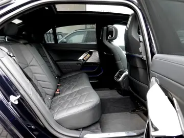 BMW 740d xDrive  M SPORT PRO  ICONIC G  BOWERS & WIL