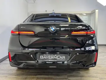 BMW 750e xDrive M Sport Pro AHK ACC 360