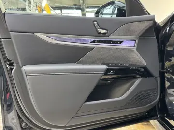 BMW 750e xDrive M Sport Pro AHK ACC 360