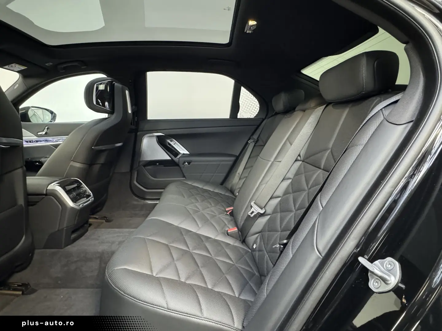 BMW 750e xDrive M Sport Pro AHK ACC 360