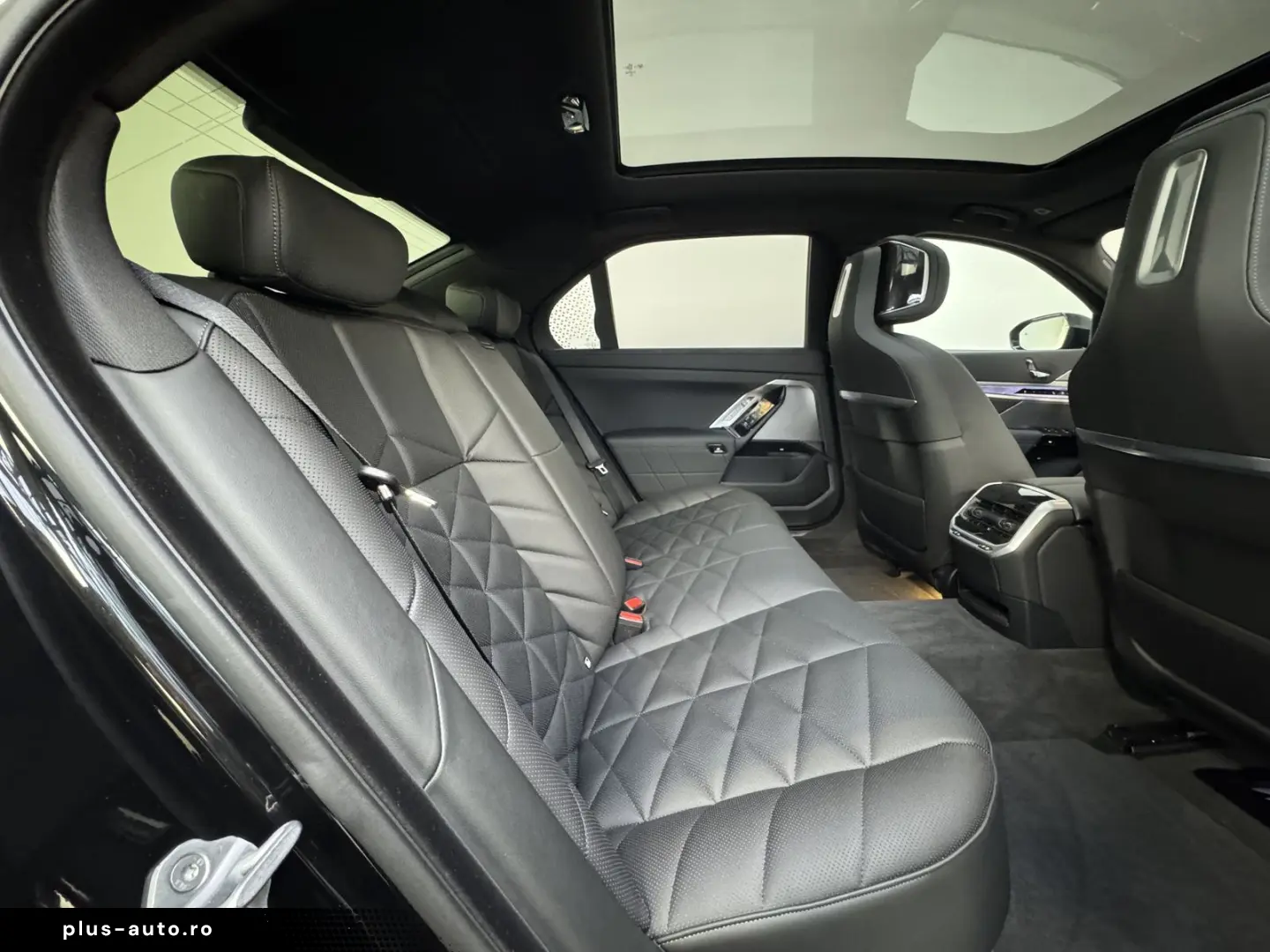 BMW 750e xDrive M Sport Pro AHK ACC 360