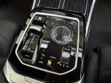 BMW 750e xDrive M Sport Pro AHK ACC 360