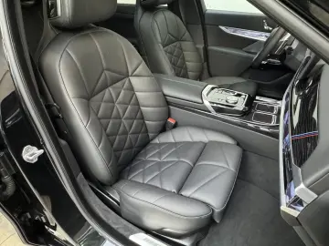 BMW 750e xDrive M Sport Pro AHK ACC 360