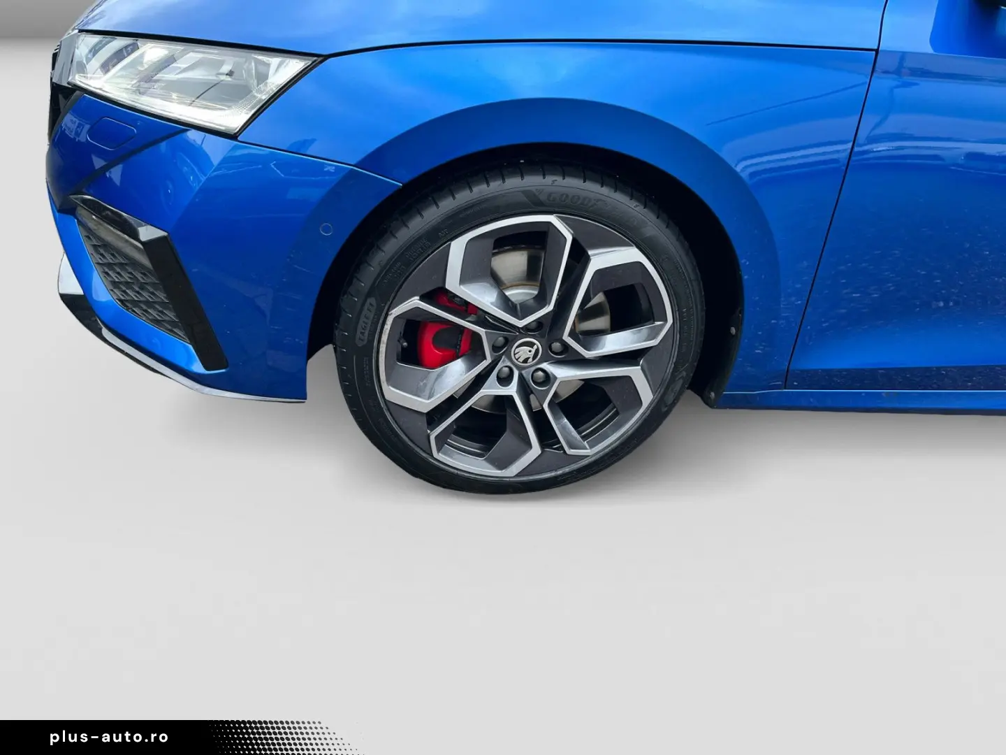 SKODA Octavia Combi 2.0TSI DSG RS Matrix Pano AHK HUD