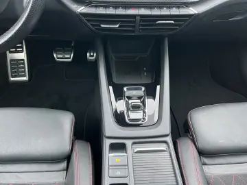 SKODA Octavia Combi 2.0TSI DSG RS Matrix Pano AHK HUD