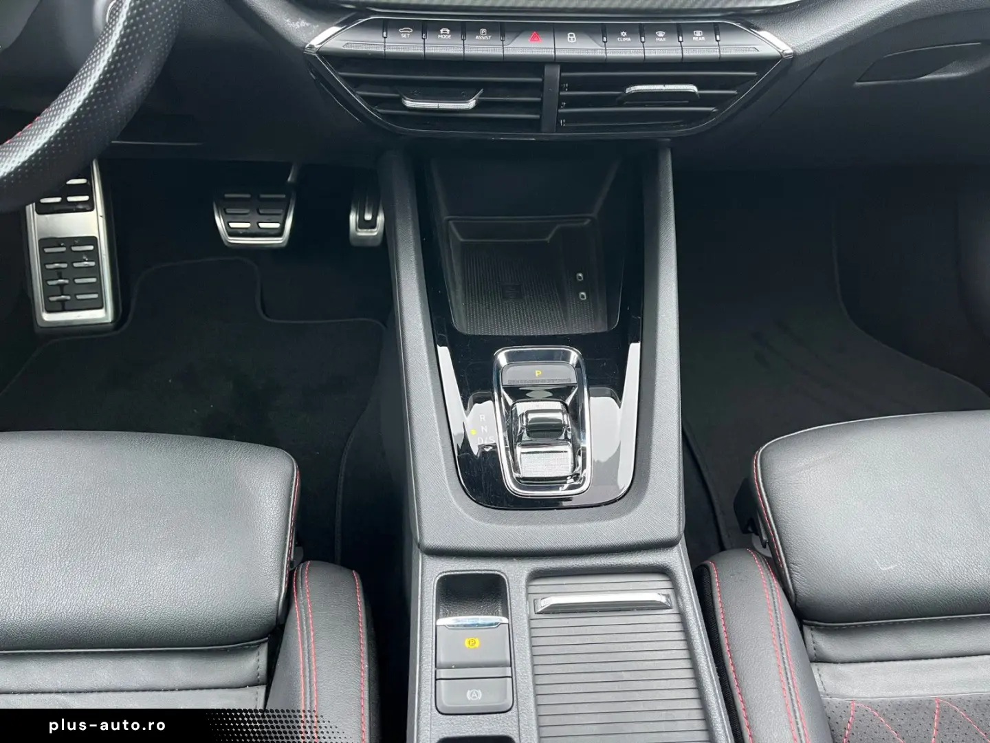 SKODA Octavia Combi 2.0TSI DSG RS Matrix Pano AHK HUD