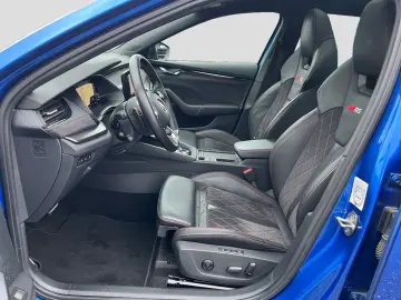 SKODA Octavia Combi 2.0TSI DSG RS Matrix Pano AHK HUD