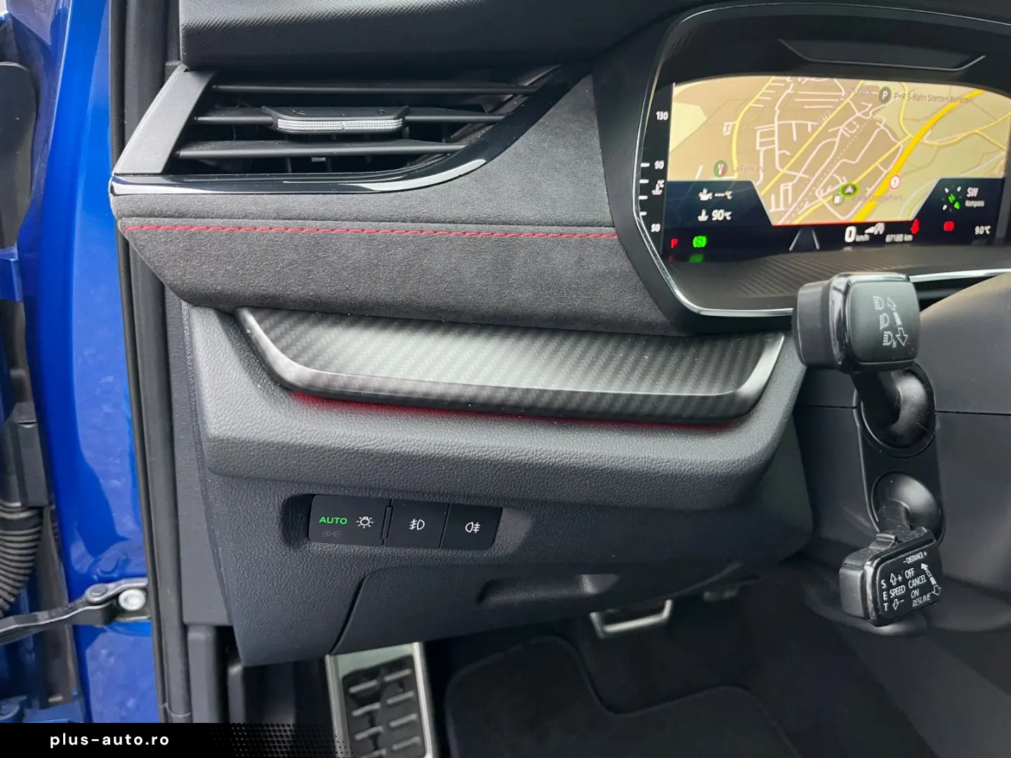 SKODA Octavia Combi 2.0TSI DSG RS Matrix Pano AHK HUD