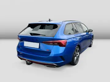 SKODA Octavia Combi 2.0TSI DSG RS Matrix Pano AHK HUD