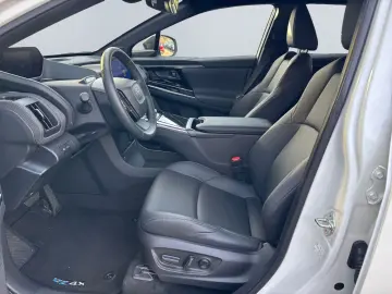 TOYOTA bz4X Comfort  LED AHK ACC CarPlay Wärmepumpe Sma