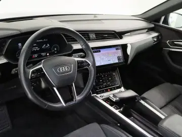 AUDI Q8 e-tron 55 quattro S line MATRIX-LED HUD ACC