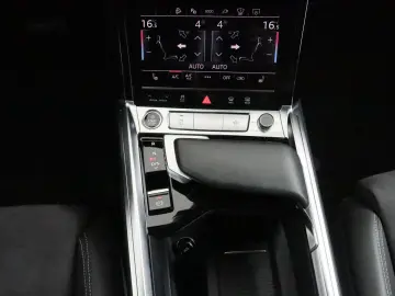 AUDI Q8 e-tron 55 quattro S line MATRIX-LED HUD ACC