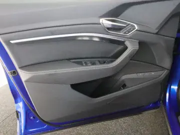 AUDI Q8 e-tron 55 quattro S line MATRIX-LED HUD ACC