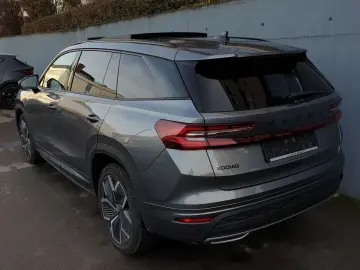 SKODA Kodiaq 1.5 TSI DSG Sportline Pano Navi ACC AHK